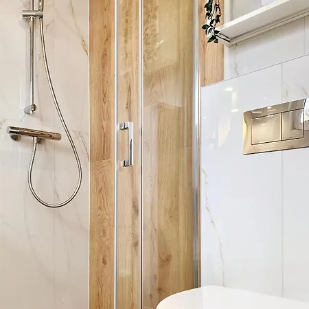 Apartament Botanica - Blisko Parku I Centrum - By Spaceapart * イェレニャ・グーラ