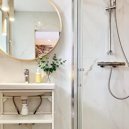 Apartament Botanica - Blisko Parku I Centrum - By Spaceapart アパート イェレニャ・グーラ